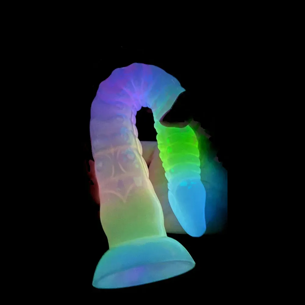 XXL fantasy dildo Aurora Glow Vibe, Model 1
